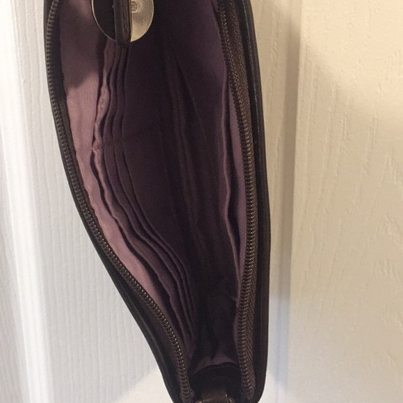 Coach Clutch - Picture 5 of 5